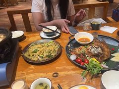 -老滇山寨•云南特色菜•地方菜•民族风情歌舞表演(金碧店)