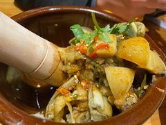 尖椒擂茄子-老滇山寨•云南特色菜•地方菜•民族风情歌舞表演(金碧店)