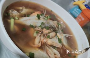 Soy Sauce Soup with Young River Shrimp and Mandarin Fish