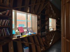 -钟书阁(松江泰晤士小镇店)