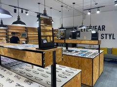 -罗伯特眼镜·蔡司官方授权(罗湖国贸店)