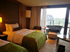 -上海滴水湖皇冠假日酒店