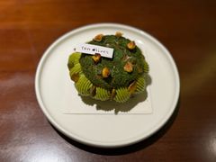 开心果树莓泡芙-Ten Olives甜点