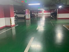 -五彩世界生活广场停车场(五彩世界店)
