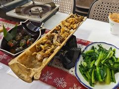 -刘姐啤酒鱼民族演艺餐厅(西街总店)