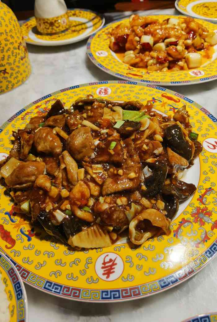 天外天烤鸭店(八角店)-"总体来说环境还是不错的,但是菜的味道真不.