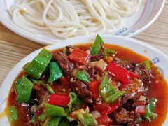 -歹歹的加个面过油肉拌面