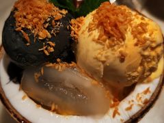金椰冰激凌（单球）-金椰壳· 大厨新加坡菜(壹方城店)