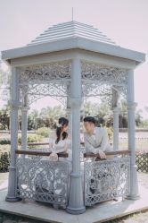 -现代经典婚纱摄影