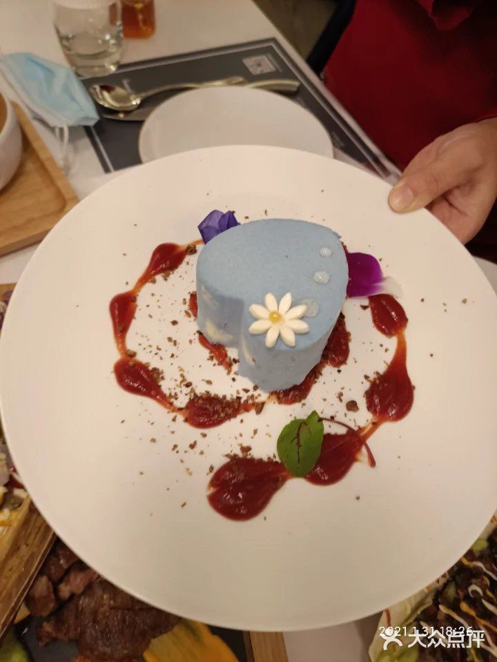 央觅往事西餐，味蕾狂欢大爆炸！💥