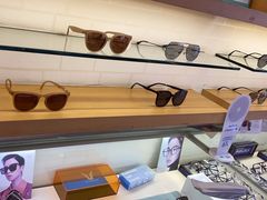 -光明眼镜·蔡司授权(徐泾店)