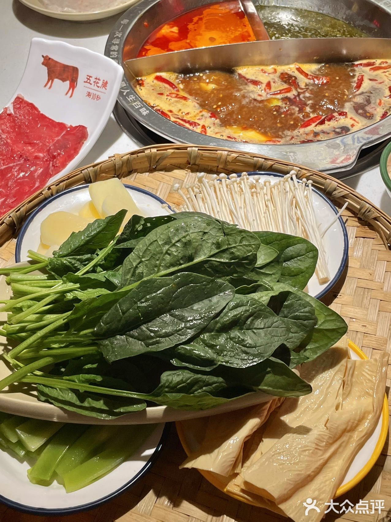 复古风火辣市井火锅🍲值得N次打卡