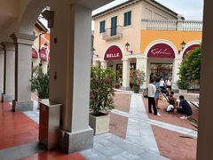 -佛罗伦萨小镇广佛名品奥特莱斯(疏港路店)