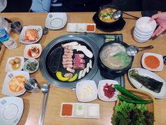 烤五花肉-黄金牧场(明洞总店)