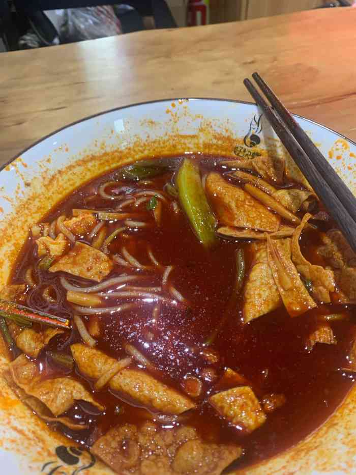 好快螺螺蛳粉(未来方舟十分店)-"[薄荷]环境:位置还蛮明显的,店里面干