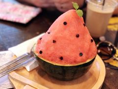 西瓜沙冰-莓园冰淇淋店