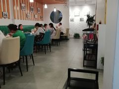 大堂-张大师鸭爪爪特色干锅(南湖店)