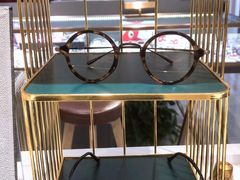 -宏宇眼镜蔡司依视路折扣店(兆佳眼镜城店)