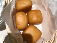 炸馒头-新加坡海鲜共和(名胜世界圣淘沙海滨坊)
