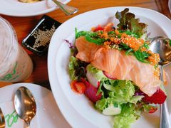 -Chom Cafe and Restaurant