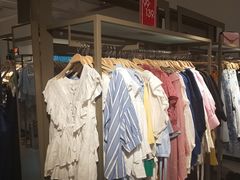 -URBAN REVIVO(北京斯普瑞斯奥特莱斯店)
