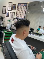 -极剪男士理发