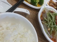 -裕记烧腊连锁餐饮(国商分店)