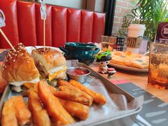 -泡泡玛特POPMART(蓝色港湾店)