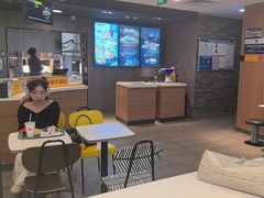 -麦当劳(吉林站13检票口对面)