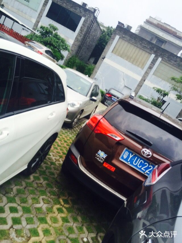 佛山岭南天地停车场图片