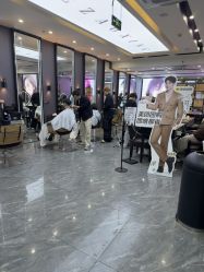 -藤野造型烫染·漂发