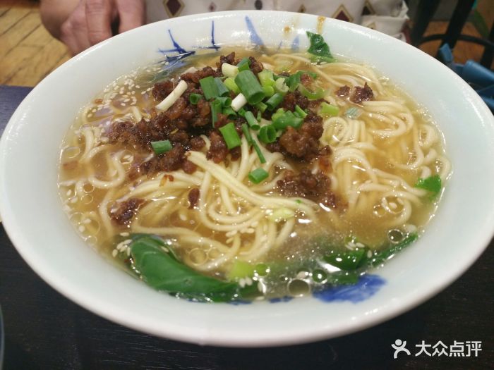 胖豌豆大排面清汤豌杂面图片 - 第1张