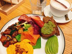 -Common Table · Brunch & Coffee