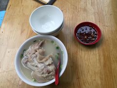 -雷祖芳老妈蹄花店