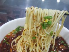 -牛一嘴·兰州牛肉面·大盘鸡(财富中心店)