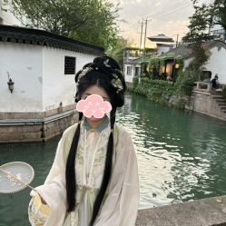 -一揽芳华汉服旗袍体验馆(拙政园店)