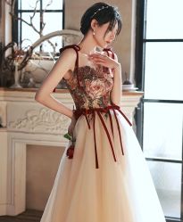 -租旗袍租礼服馆