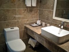 -怡华威斯达酒店(重庆医科大学附属儿童医院店)