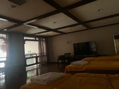 -水中央富硒温泉