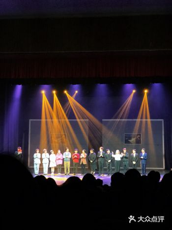 今天看的是 —— 瞎画艺术家 