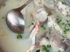 -雪湖煜辰鱼头老店(雪野湖店)