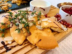 软籽石榴拼杏仁松饼-NLFS1983咖啡花园餐厅(锦桂店)