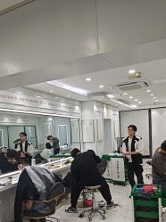 -镁连社·美联社