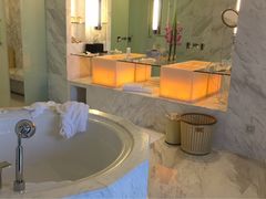 -上海滴水湖皇冠假日酒店