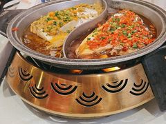 -阿瓦山寨·湘菜现炒·剁椒鱼头王(咸阳总店)