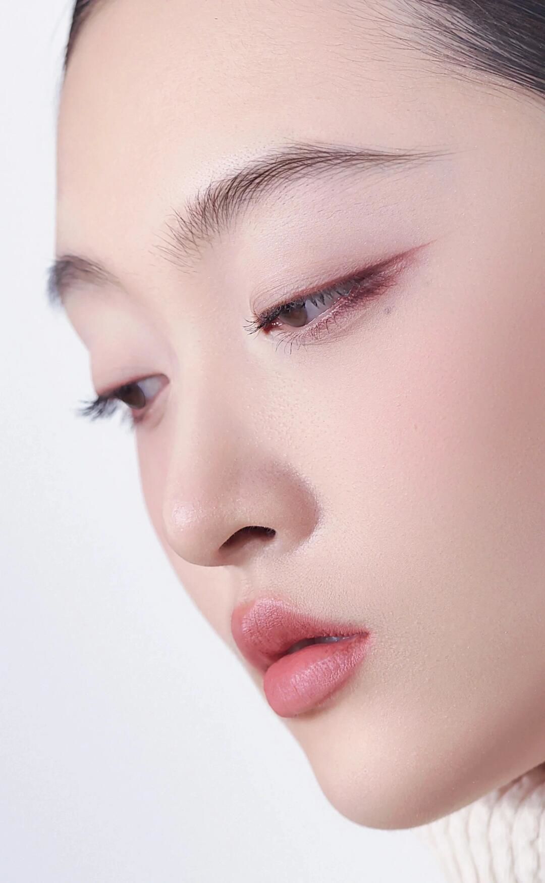 个性绣眉,尽显迷人风采.拥有独一无二的眉