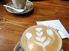 -初见咖啡(青大路店)