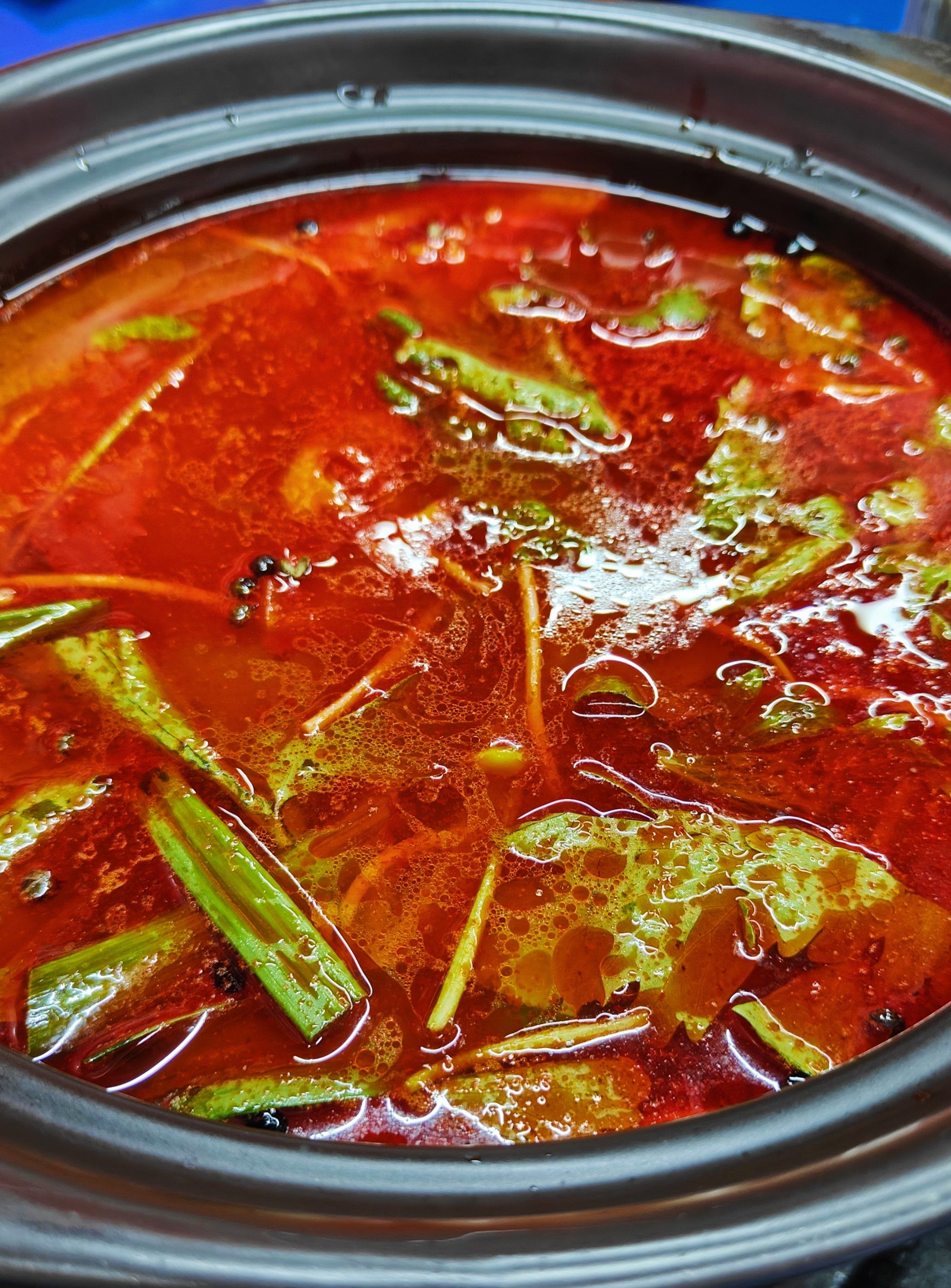 确实牛肉是现切的,分量很足肉质嫩「我给你说嘛·贵州酸汤牛肉火锅