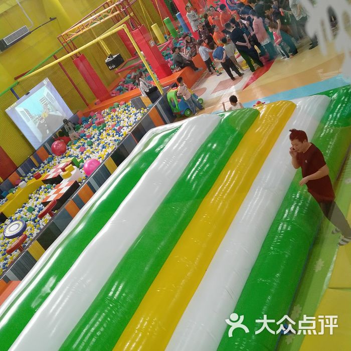 游戏啦带你探秘恐龙世界