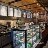 游玩累时座一会，来一杯冰咖感受一下滨江的风！